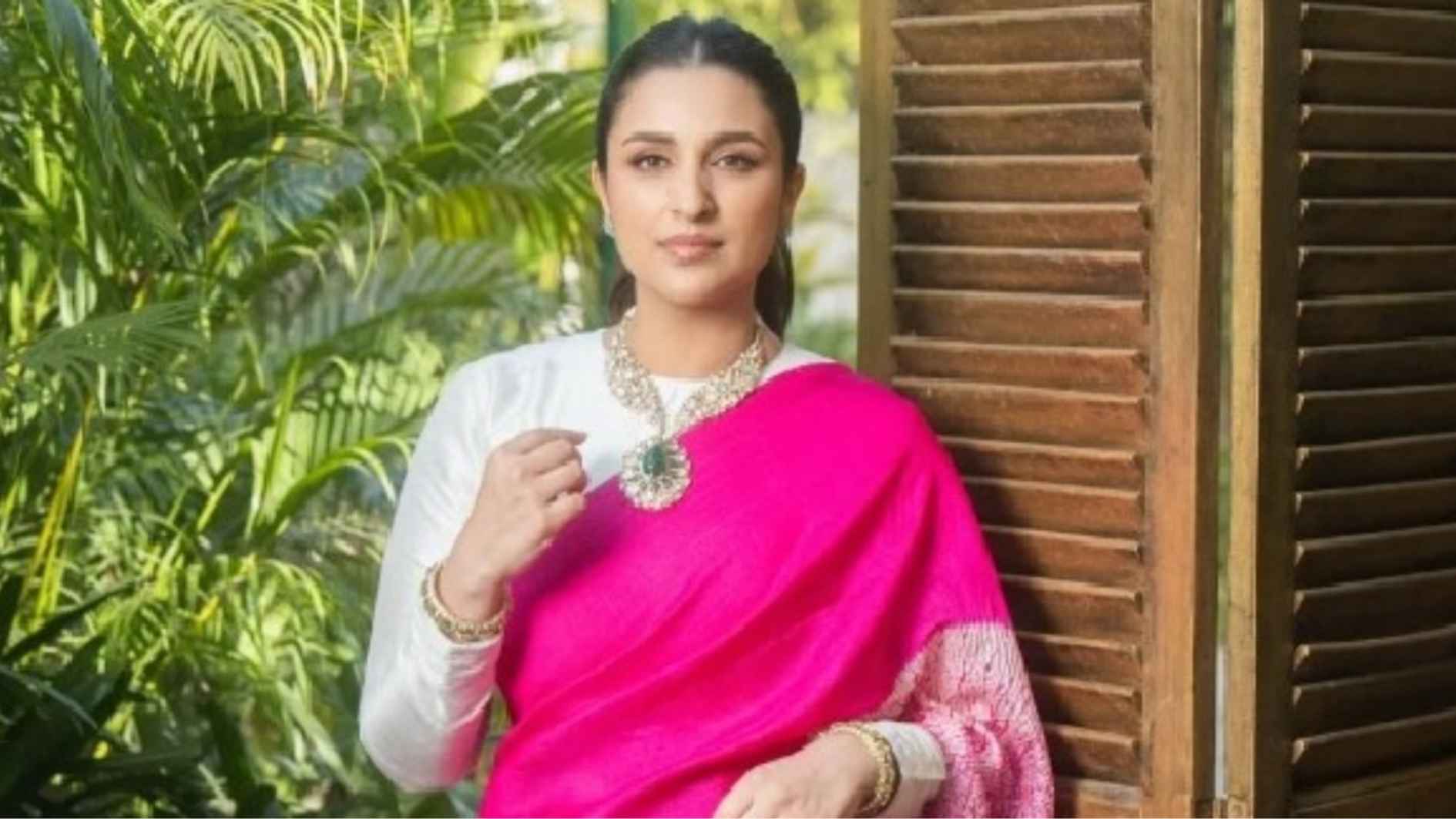 पानिनीति चोपड़ा ने पारंपरिक साड़ी में किया शानदार कमबैक !