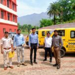 डीएवी स्कूल के वाहनों पर किया एक लाख रुपए का जुर्माना