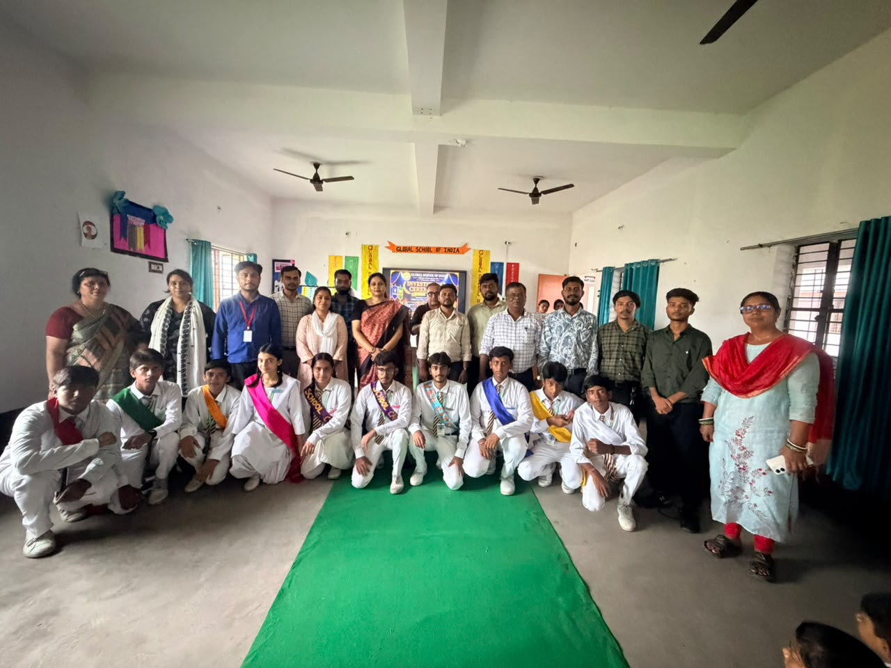 ग्लोबल स्कूल ऑफ इंडिया में धूमधाम से मनाई गई “इन्वेस्टीचर सेरेमनी ।
